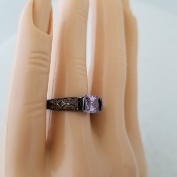 18k Horizontal Filigree Band - Picture 8 of 8